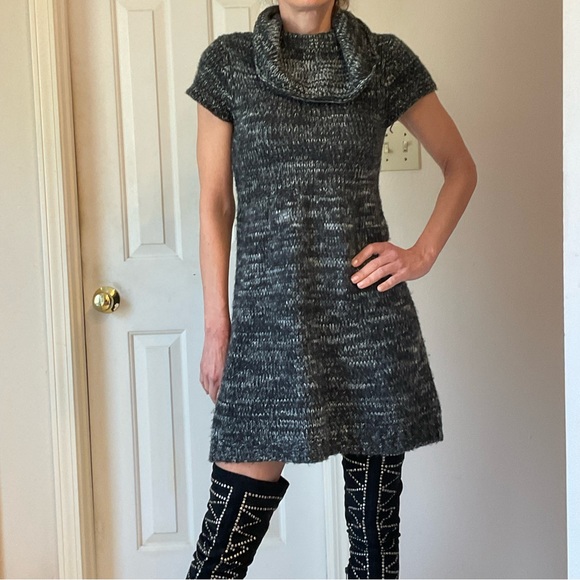 XXI Sweater Dress, B & W, Cowell Neck, Cap Sleeves, Pullover, Stretch, Sz Small - Picture 2 of 8